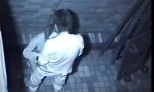 Тя седна, разтвори краката си и porno klipove bg сложи слънцезащитен крем.